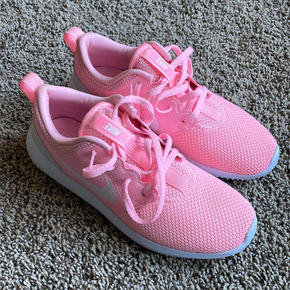 Nike pink golf shoes